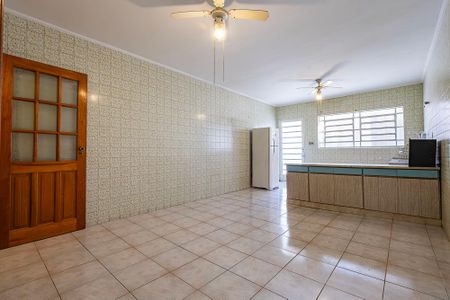 Casa à venda com 160m², 3 quartos e 2 vagas Casa à venda com 160m², 3 quartos e 2 vagasCozinha