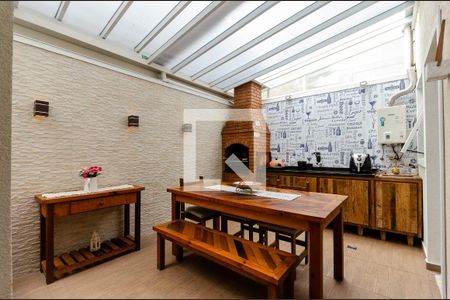 Casa de condomínio à venda com 246m², 3 quartos e 4 vagas