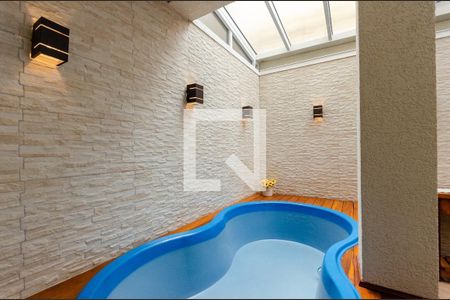 Casa de condomínio à venda com 246m², 3 quartos e 4 vagas