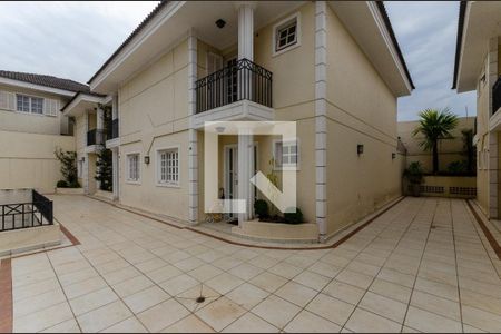 Casa de condomínio à venda com 246m², 3 quartos e 4 vagas