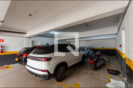 Casa de condomínio à venda com 246m², 3 quartos e 4 vagas