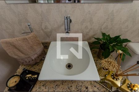 Casa de condomínio à venda com 246m², 3 quartos e 4 vagas