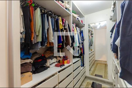 Casa de condomínio à venda com 246m², 3 quartos e 4 vagas