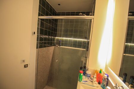 Apartamento à venda com 70m², 1 quarto e 2 vagasBanheiro