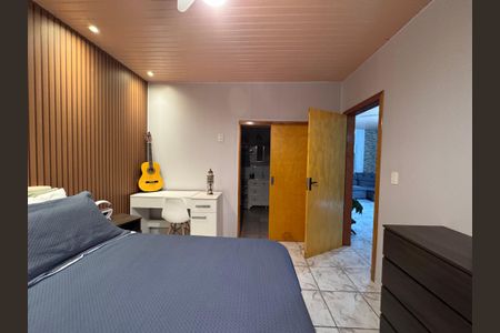 Casa à venda com 166m², 3 quartos e 2 vagasSuíte