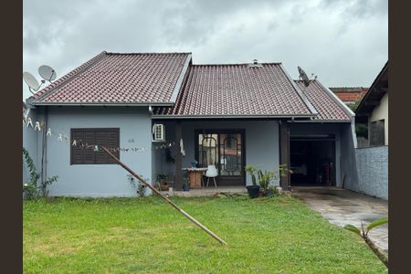 Casa à venda com 166m², 3 quartos e 2 vagasFachada