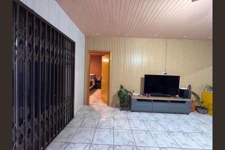 Casa à venda com 166m², 3 quartos e 2 vagasSala