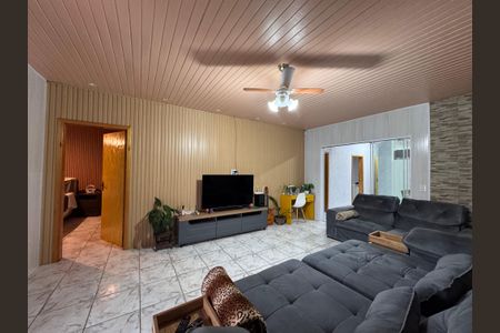 Casa à venda com 166m², 3 quartos e 2 vagasSala