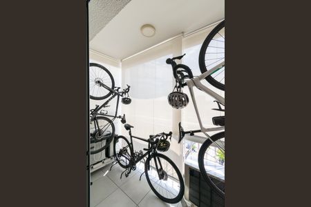 Sacada  de apartamento à venda com 2 quartos, 64m² em Vila Santa Catarina, São Paulo