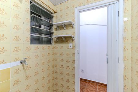 Banheiro de kitnet/studio para alugar com 1 quarto, 28m² em Vila Buarque, São Paulo