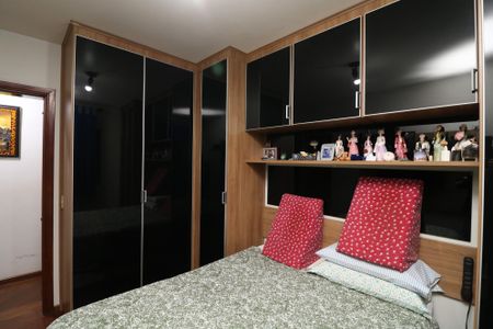 Apartamento à venda com 110m², 3 quartos e 2 vagasQuarto