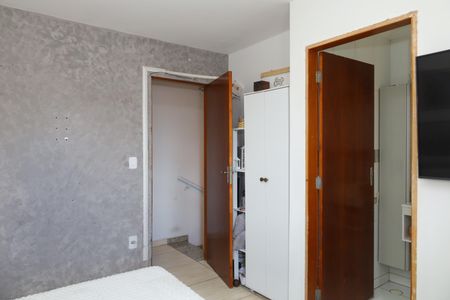 Casa de condomínio à venda com 80m², 2 quartos e 1 vagaSuíte