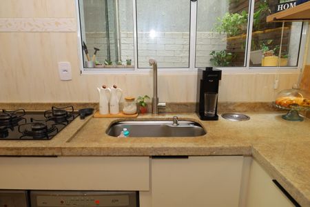 Casa de condomínio à venda com 80m², 2 quartos e 1 vagaCozinha