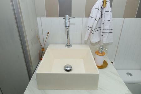 Casa de condomínio à venda com 80m², 2 quartos e 1 vagaBanheiro da Suíte