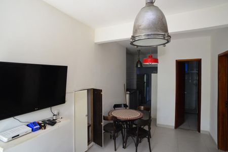 Sala de casa para alugar com 2 quartos, 86m² em Barra da Tijuca, Rio de Janeiro