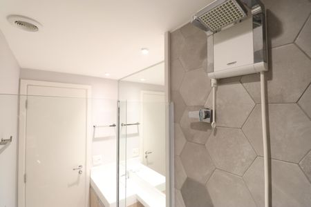 Banheiro de apartamento à venda com 1 quarto, 31m² em Água Branca, São Paulo