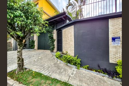 Casa para alugar com 170m², 3 quartos e 4 vagasFachada - Plaquinha