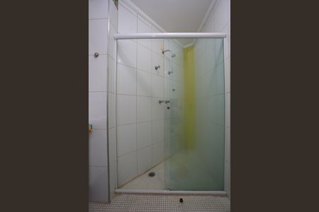 Casa à venda com 336m², 4 quartos e 4 vagas Casa à venda com 336m², 4 quartos e 4 vagasBanheiro da Suíte 2