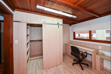 Apartamento à venda com 245m², 3 quartos e 2 vagas Apartamento à venda com 245m², 3 quartos e 2 vagasQuarto 2