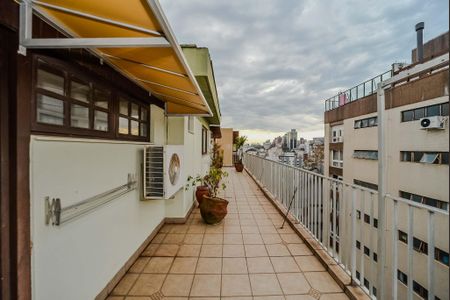 Apartamento à venda com 245m², 3 quartos e 2 vagas Apartamento à venda com 245m², 3 quartos e 2 vagasTerraço
