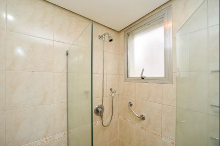 Apartamento à venda com 245m², 3 quartos e 2 vagas Apartamento à venda com 245m², 3 quartos e 2 vagasBanheiro da Suíte