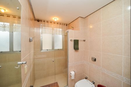 Apartamento à venda com 245m², 3 quartos e 2 vagas Apartamento à venda com 245m², 3 quartos e 2 vagasBanheiro Social