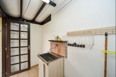 Apartamento à venda com 245m², 3 quartos e 2 vagas Apartamento à venda com 245m², 3 quartos e 2 vagasÁrea de Serviço 2