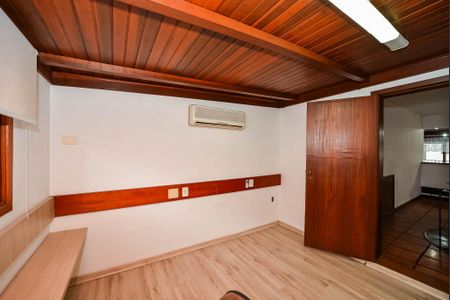 Apartamento à venda com 245m², 3 quartos e 2 vagas Apartamento à venda com 245m², 3 quartos e 2 vagasQuarto 2