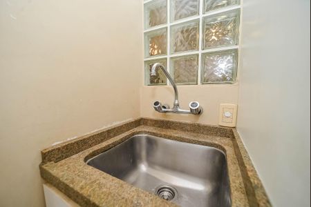 Apartamento à venda com 245m², 3 quartos e 2 vagas Apartamento à venda com 245m², 3 quartos e 2 vagasÁrea de Serviço 1