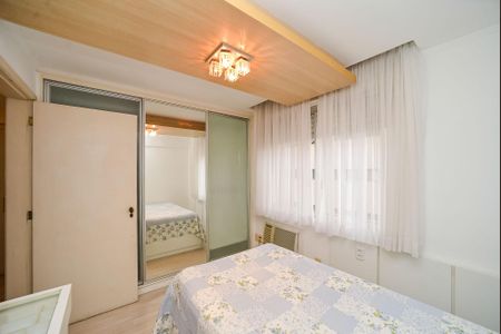 Apartamento à venda com 245m², 3 quartos e 2 vagas Apartamento à venda com 245m², 3 quartos e 2 vagasQuarto 1