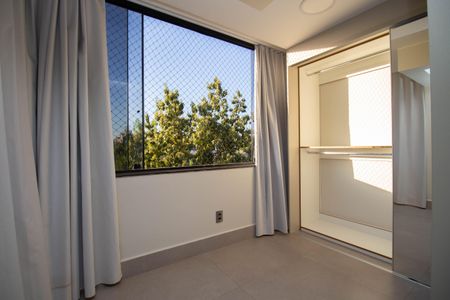 Apartamento para alugar com 165m², 3 quartos e 1 vaga Apartamento para alugar com 165m², 3 quartos e 1 vagaSuíte