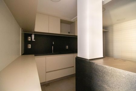 Apartamento para alugar com 165m², 3 quartos e 1 vaga Apartamento para alugar com 165m², 3 quartos e 1 vagaCozinha e Área de Serviço