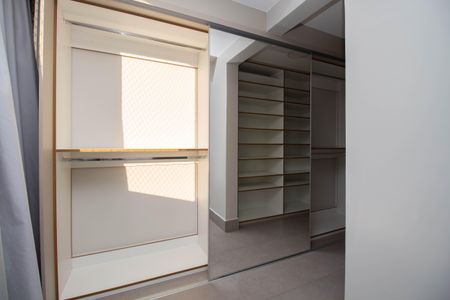 Apartamento para alugar com 165m², 3 quartos e 1 vaga Apartamento para alugar com 165m², 3 quartos e 1 vagaCloset da Suíte