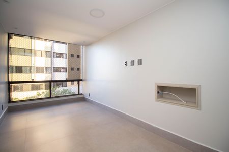 Apartamento para alugar com 165m², 3 quartos e 1 vaga Apartamento para alugar com 165m², 3 quartos e 1 vagaSala