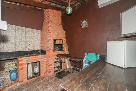 Casa à venda com 150m², 4 quartos e 1 vagaChurrasqueira / Fundos