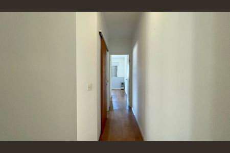 Casa à venda com 128m², 2 quartos e 1 vagaCorredor