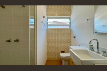 Casa à venda com 128m², 2 quartos e 1 vagaBanheiro