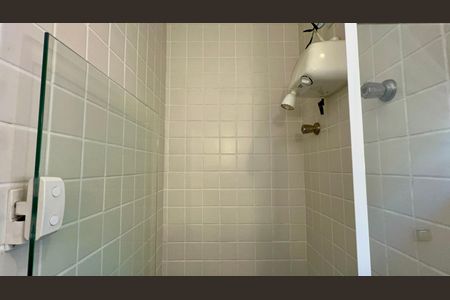 Casa à venda com 128m², 2 quartos e 1 vagaBanheiro