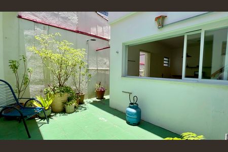 Casa à venda com 128m², 2 quartos e 1 vagaQuintal