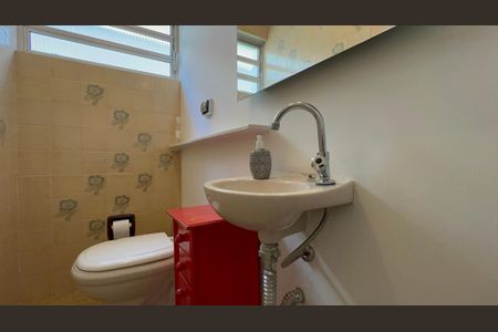 Casa à venda com 128m², 2 quartos e 1 vagaLavabo