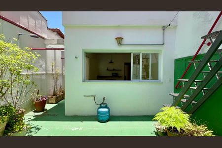 Casa à venda com 128m², 2 quartos e 1 vagaQuintal