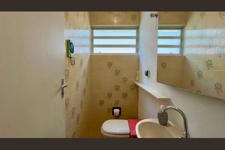 Casa à venda com 128m², 2 quartos e 1 vagaLavabo