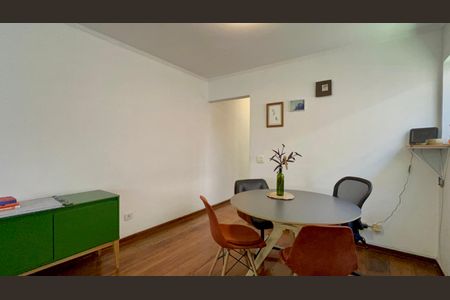 Casa à venda com 128m², 2 quartos e 1 vagaSala