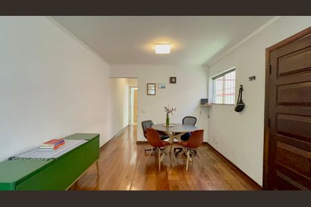 Casa à venda com 128m², 2 quartos e 1 vagaSala