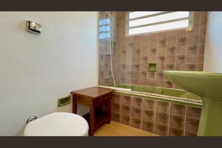 Casa à venda com 128m², 2 quartos e 1 vagaBanheiro da Suíte