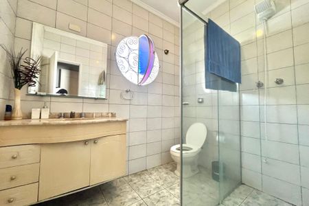 Casa à venda com 80m², 3 quartos e 3 vagas Casa à venda com 80m², 3 quartos e 3 vagasBanheiro da Suíte
