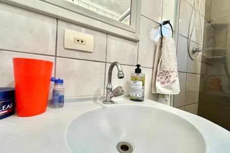 Casa à venda com 80m², 3 quartos e 3 vagas Casa à venda com 80m², 3 quartos e 3 vagasBanheiro Corredor