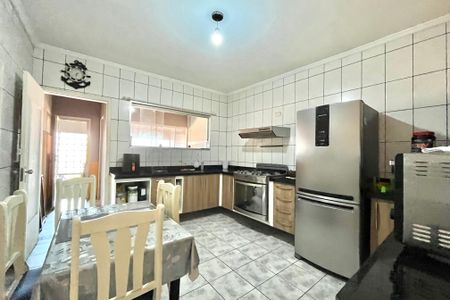 Casa à venda com 80m², 3 quartos e 3 vagas Casa à venda com 80m², 3 quartos e 3 vagasCozinha