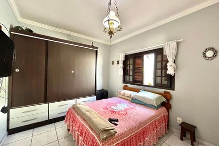 Casa à venda com 80m², 3 quartos e 3 vagas Casa à venda com 80m², 3 quartos e 3 vagasSuíte
