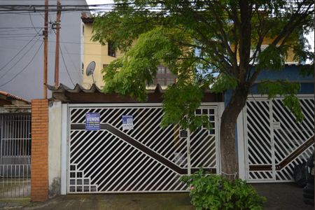 Casa à venda com 182m², 3 quartos e 2 vagasFachada